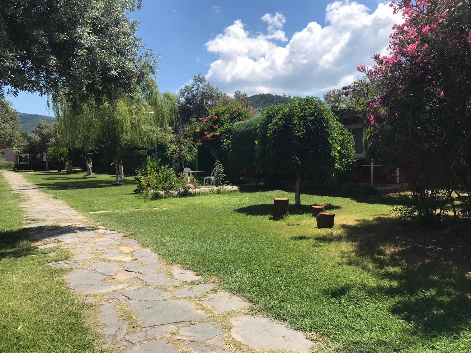 Cicek Evler Tatil Koeyue Hotel Armutlu Exterior photo